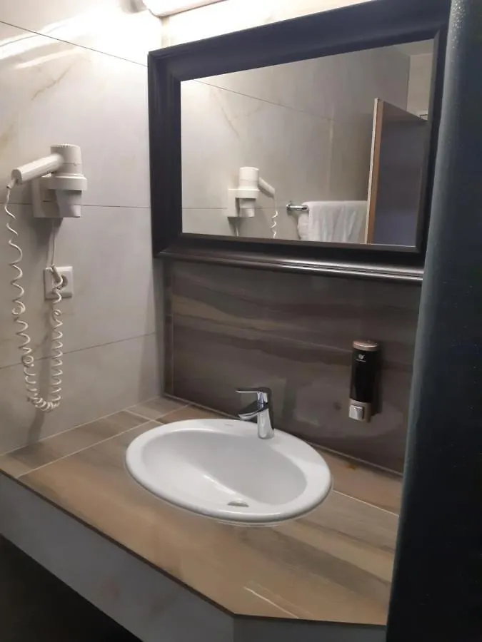 Hotel Lorien Cologne 3*,